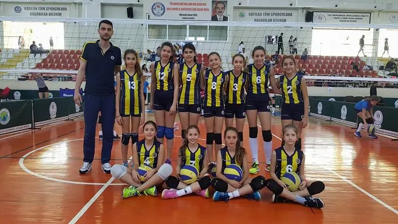 Haber: Hendek’te Mini Voleybol Senliği Yapıldı - Galeri-6