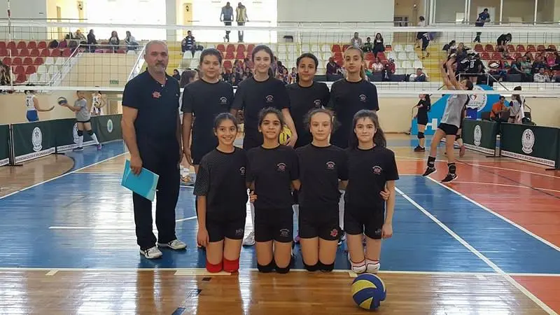 Haber: Hendek’te Mini Voleybol Senliği Yapıldı - Galeri-3