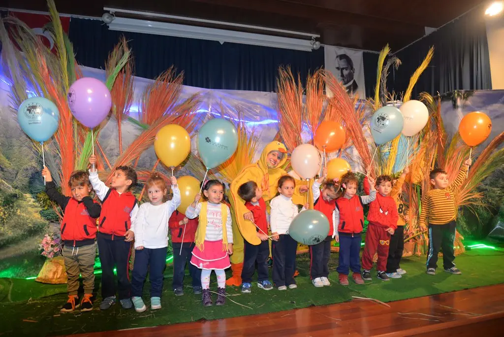 Haber: Çocuklar Tiyatroyla doyasıya eğlendi - Galeri-4