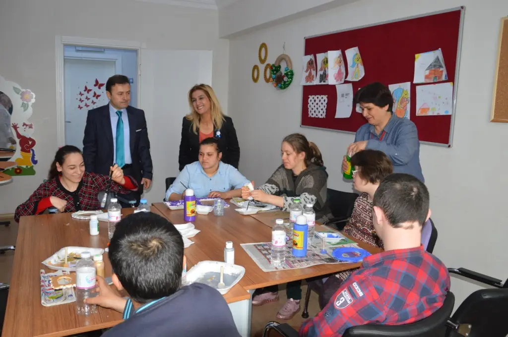 Haber: Anneler Meslek Öğreniyor Çocuklar Eğitim Görüyor - Galeri-1