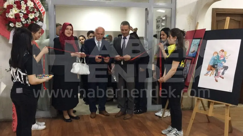 Haber: Hendek Lisesi Öğrencilerinin Resimleri Takdir Topladı - Galeri-1