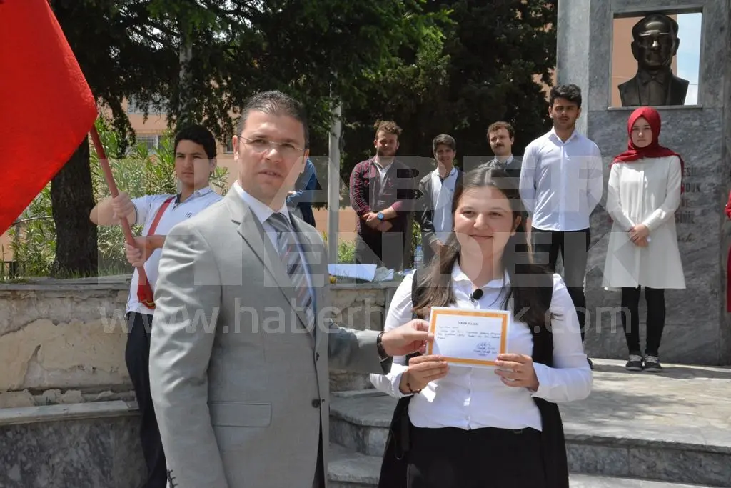Haber: Öğrencilerin Hazırladığı Şehitlere Vefa Programı Duygulandırdı - Galeri-10