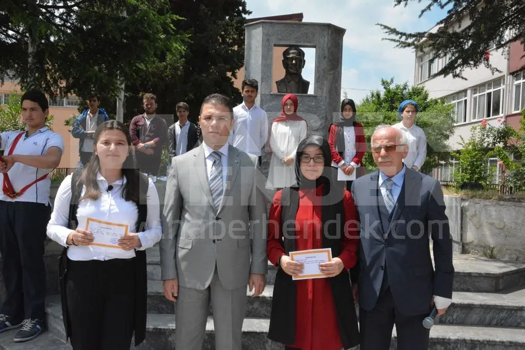 Haber: Öğrencilerin Hazırladığı Şehitlere Vefa Programı Duygulandırdı - Galeri-11