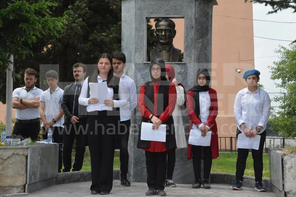Haber: Öğrencilerin Hazırladığı Şehitlere Vefa Programı Duygulandırdı - Galeri-3