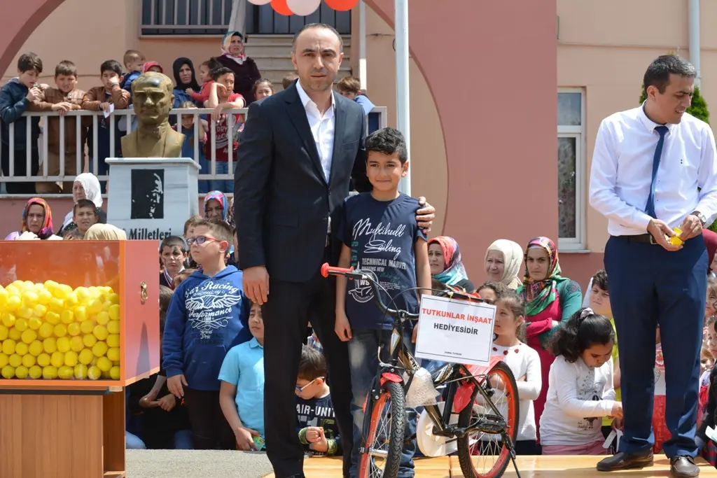 Haber: YENİYÜZYIL İLKOKULUNDA  3.ÇOÇUK ŞENLİĞİ - Galeri-3