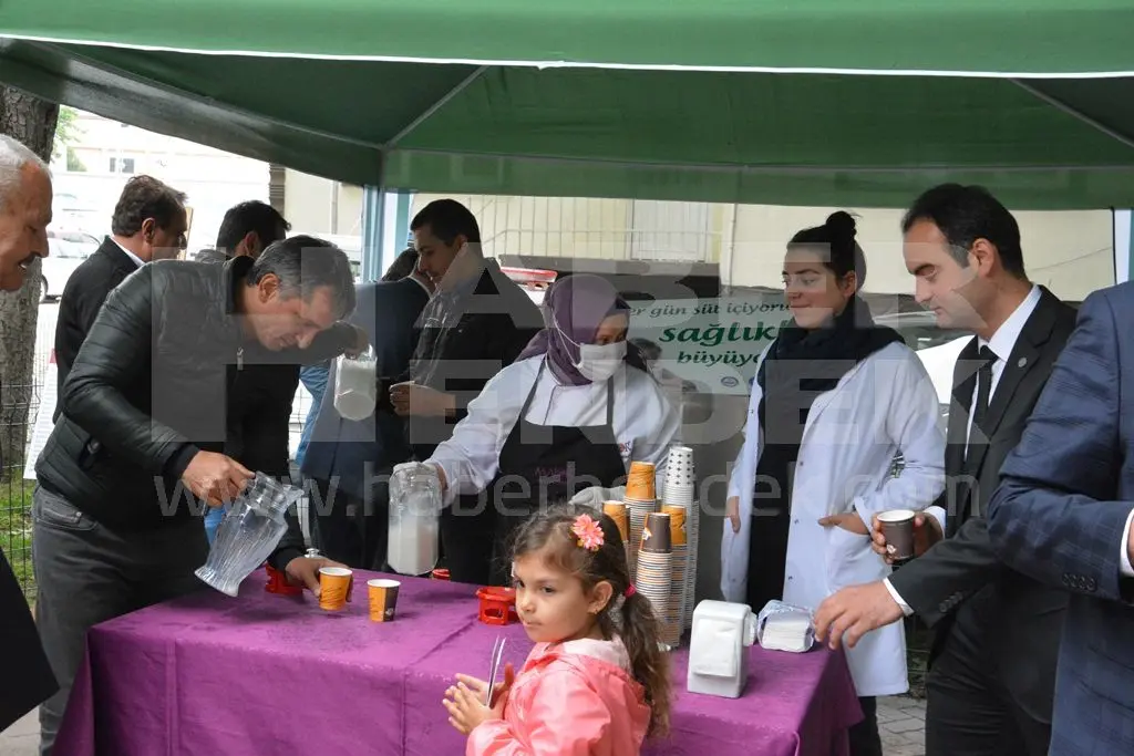 Haber: Hendek’te Süt Günü Etkinliği Düzenlendi - Galeri-7