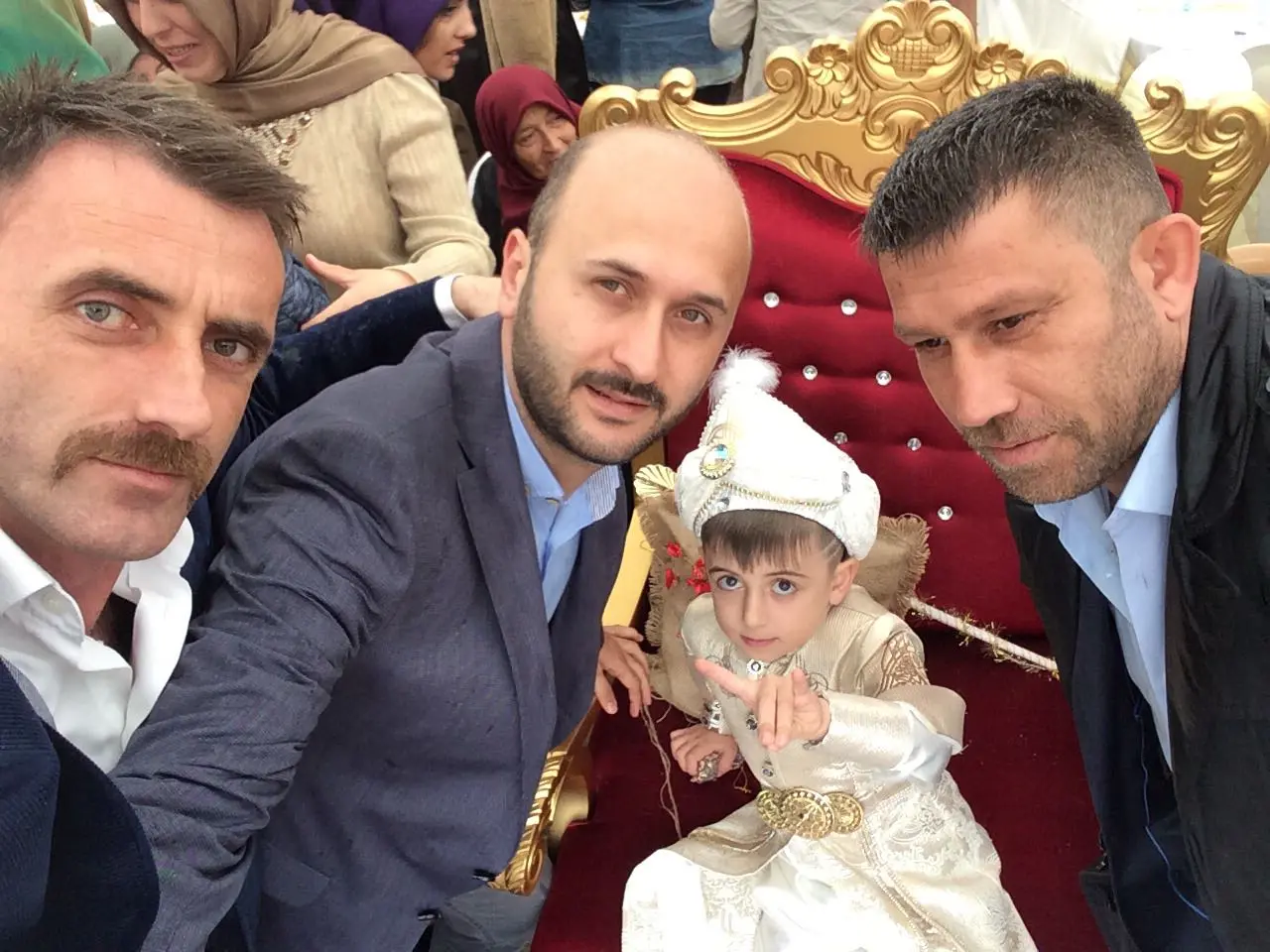 Haber: İlyas Asaf Delikanlı oldu - Galeri-2