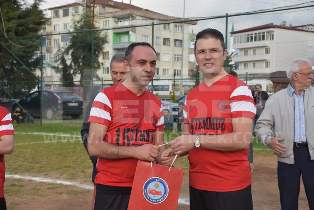 Haber: ŞÖHRETLERDE BEYAZ TAKIM KAZANDI - Galeri-7
