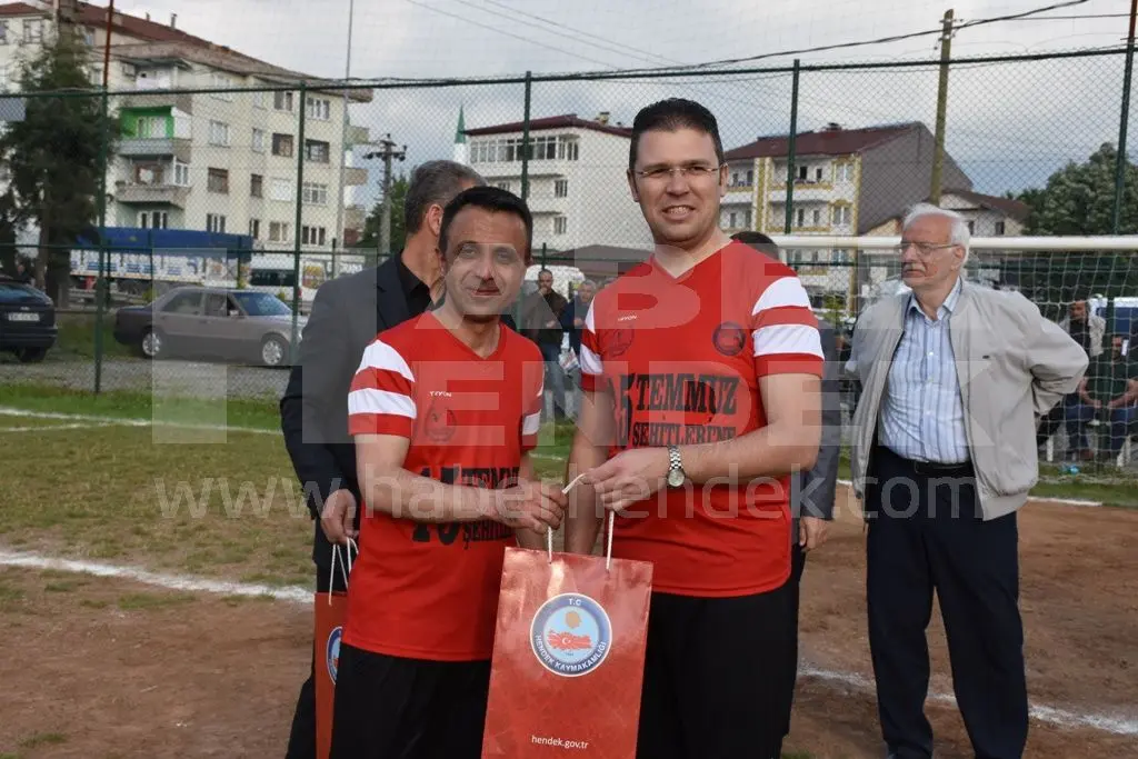 Haber: ŞÖHRETLERDE BEYAZ TAKIM KAZANDI - Galeri-8