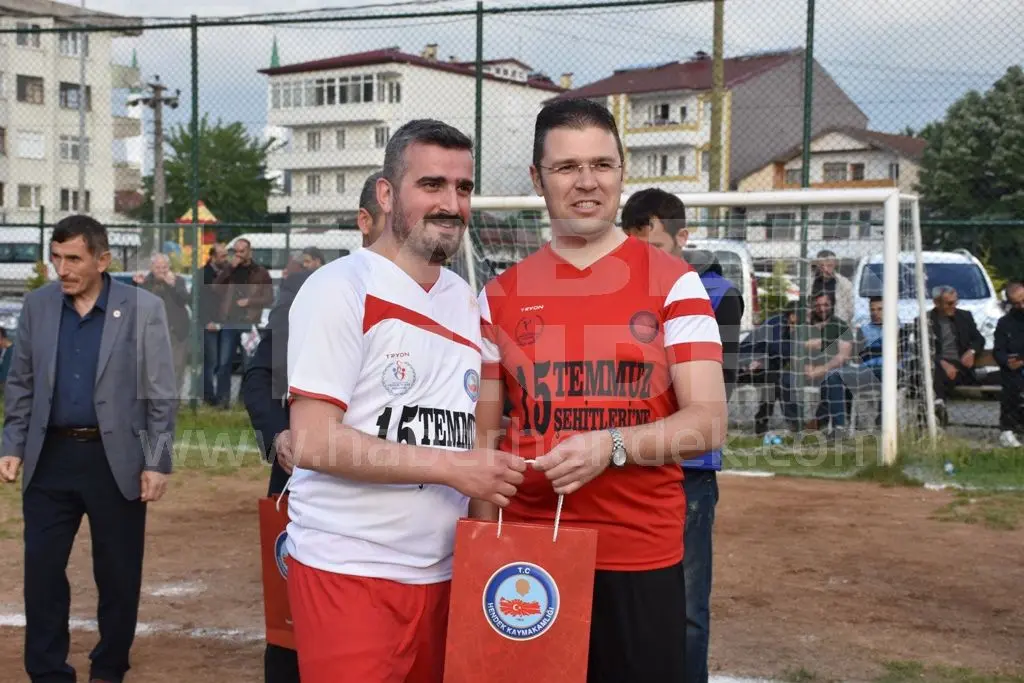 Haber: ŞÖHRETLERDE BEYAZ TAKIM KAZANDI - Galeri-4