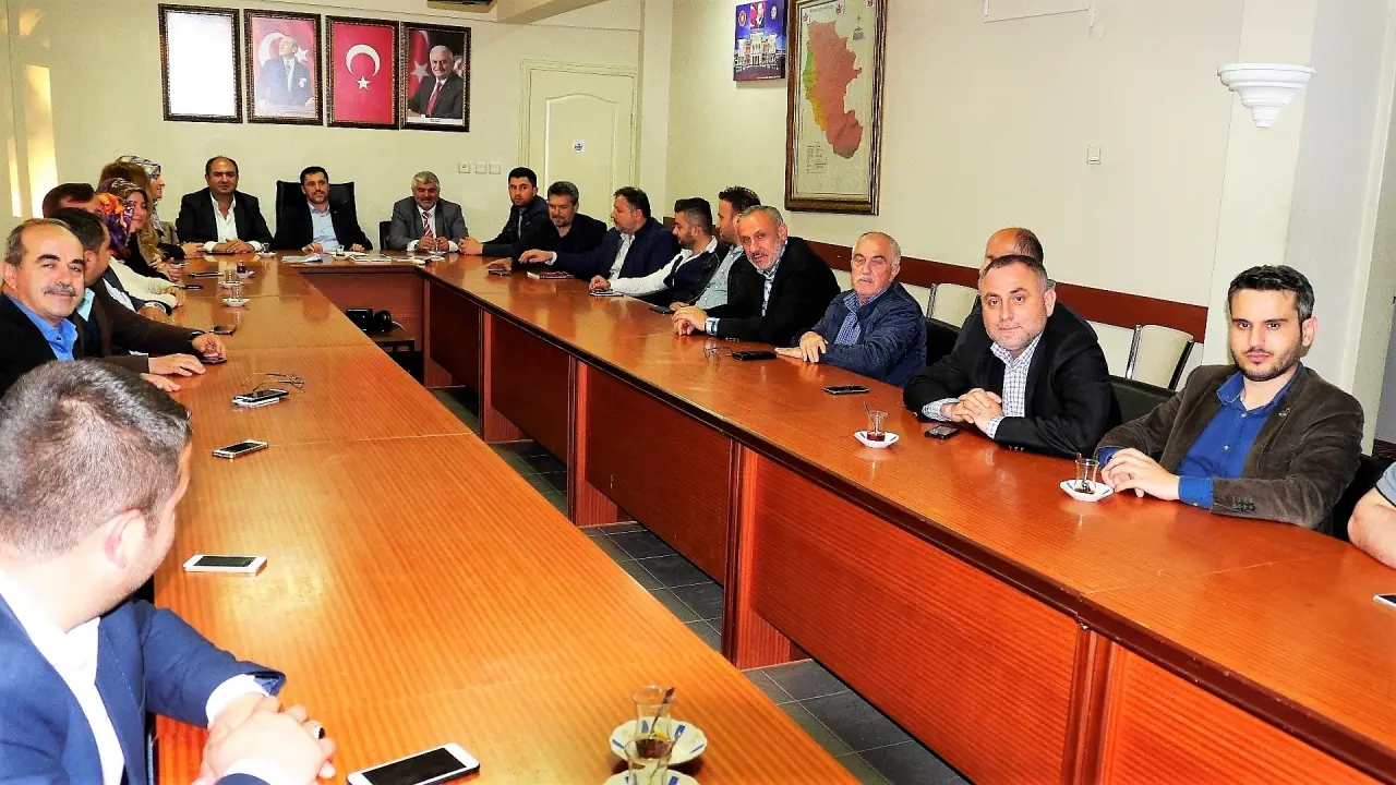 Haber: Esnaf Odası Başkan Adayı  Bedir Ak Parti’yi  ziyaret etti. - Galeri-2