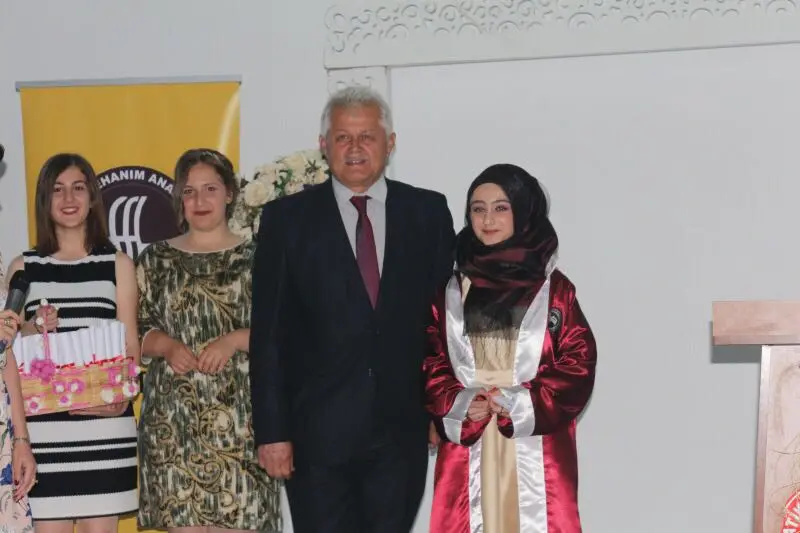 Haber: Atike Hanım Mezunlarını Uğurladı - Galeri-1