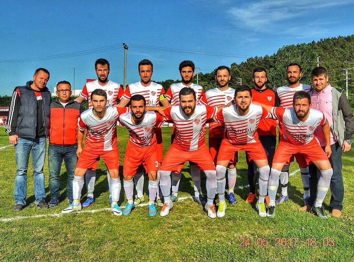 Haber: Kazimiyespor Namağlup Şampiyonluğa Gidiyor - Öne Çıkan