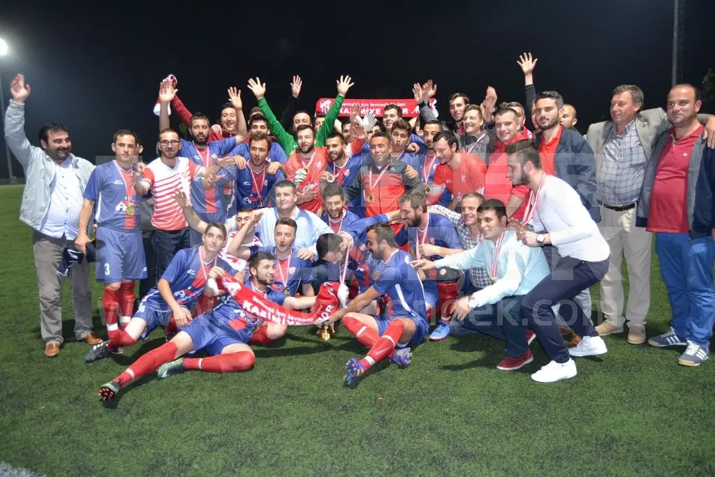 Haber: Şampiyon Kazımiyespor Kupasını Aldı - Öne Çıkan