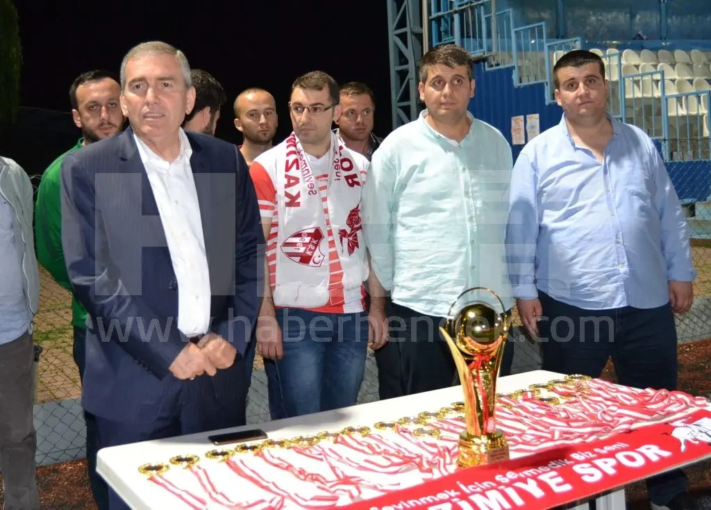 Haber: Şampiyon Kazımiyespor Kupasını Aldı - Galeri-1