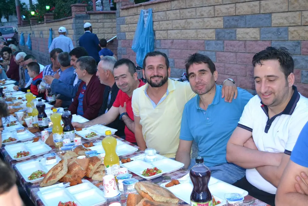 Haber: Kazımiye Orta Mahalle Sakinleri İftarda Buluştu - Galeri-3