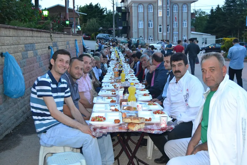 Haber: Kazımiye Orta Mahalle Sakinleri İftarda Buluştu - Galeri-1