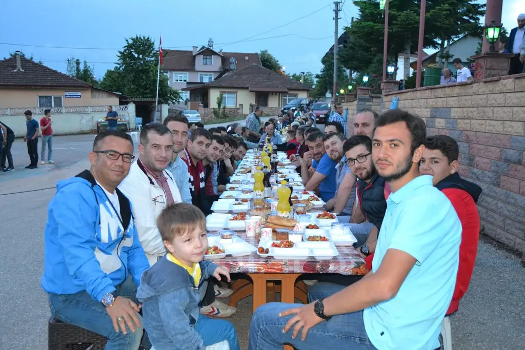 Haber: Kazımiye Orta Mahalle Sakinleri İftarda Buluştu - Galeri-4