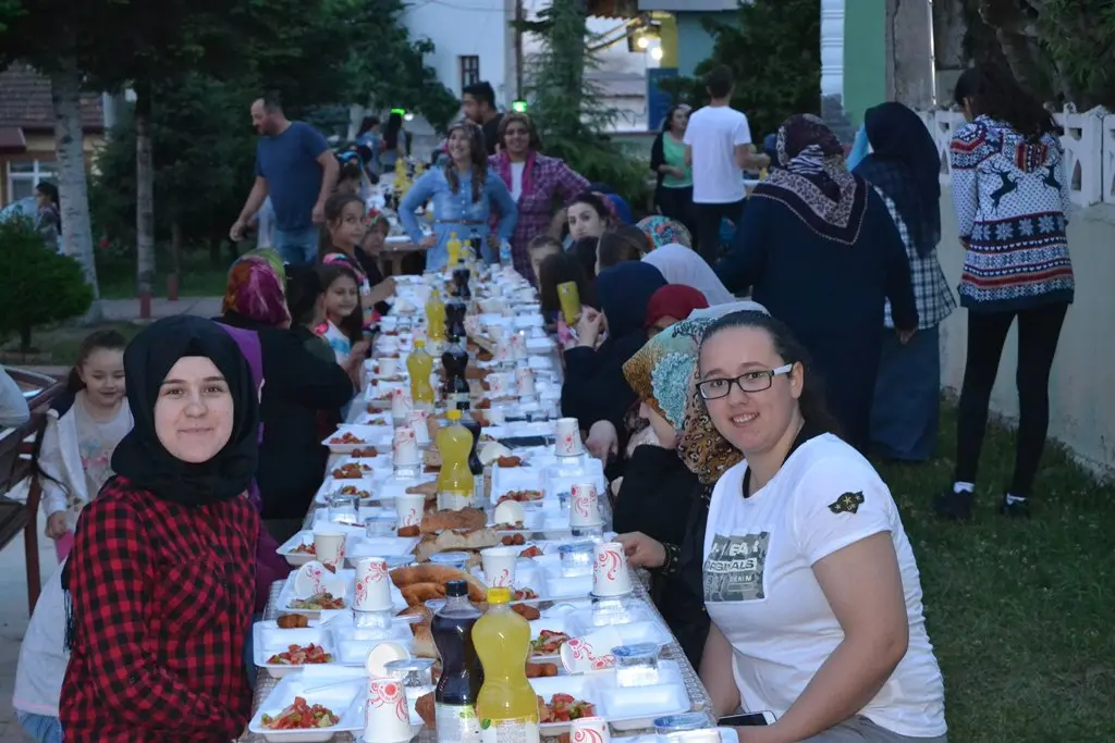 Haber: Kazımiye Orta Mahalle Sakinleri İftarda Buluştu - Galeri-5