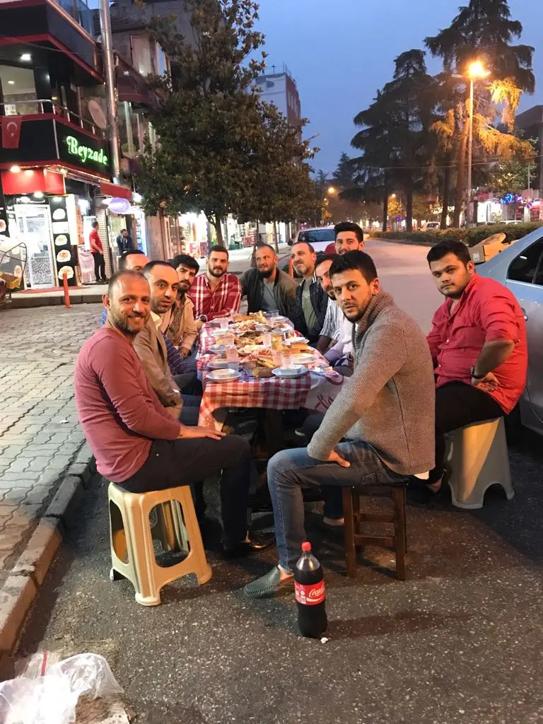Haber: HENDEK İLÇE MERKEZİNDE ESNAF İFTARI - Galeri-1