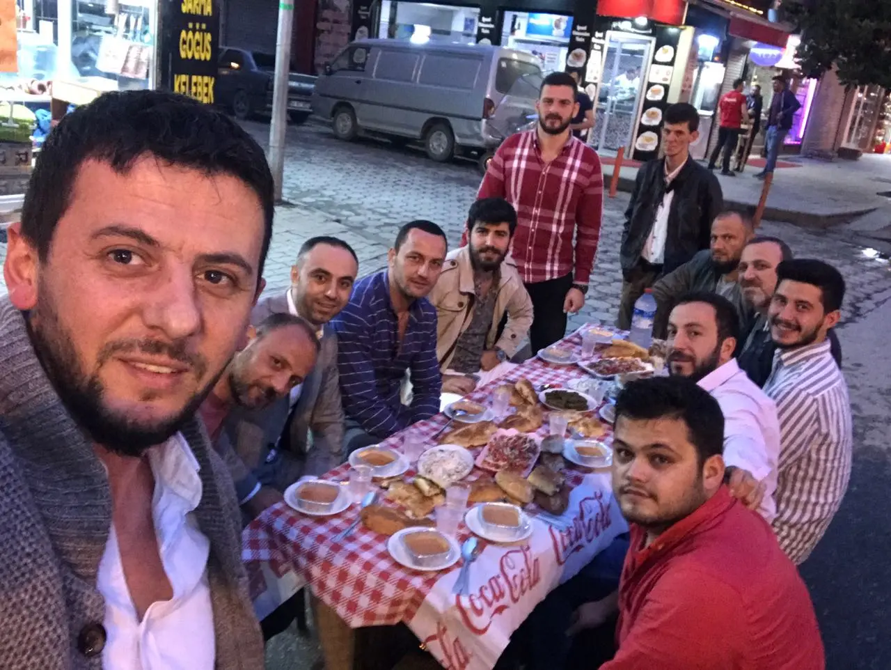 Haber: HENDEK İLÇE MERKEZİNDE ESNAF İFTARI - Galeri-2