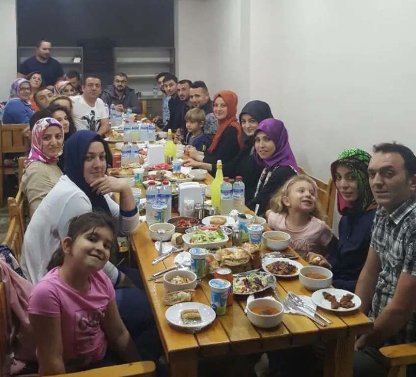 Haber: Eczanelerin Personeli İftarda Buluştu - Galeri-1