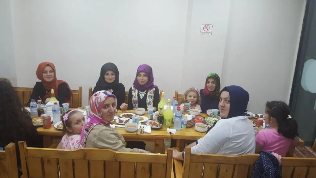 Haber: Eczanelerin Personeli İftarda Buluştu - Galeri-2