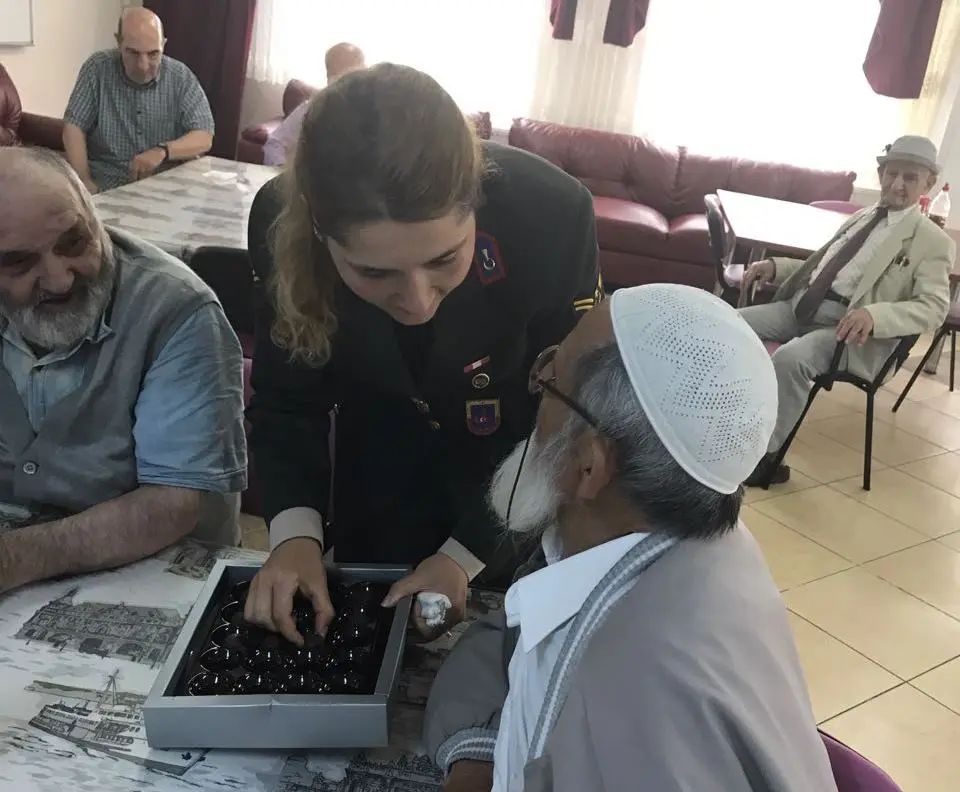 Haber: JANDARMA’DAN BABALAR GÜNÜ ZİYARETİ - Galeri-1