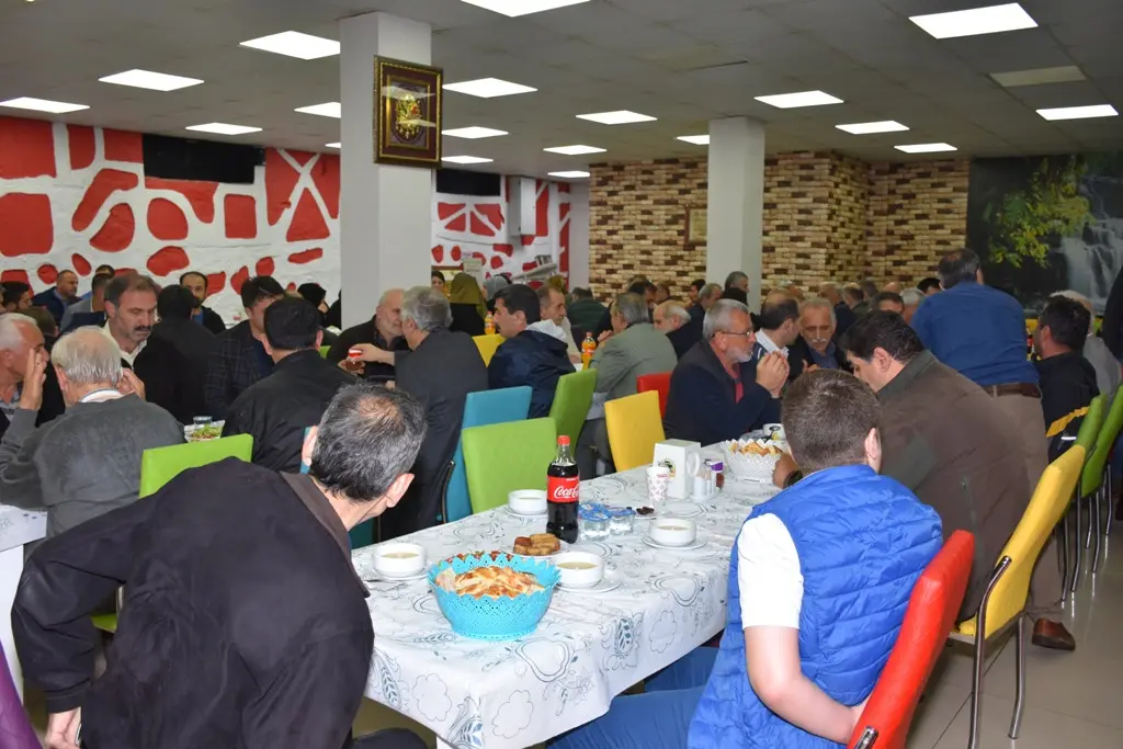 Haber: Esnaf Odası Başkan Adayı  Bedir İftar Verdi - Öne Çıkan