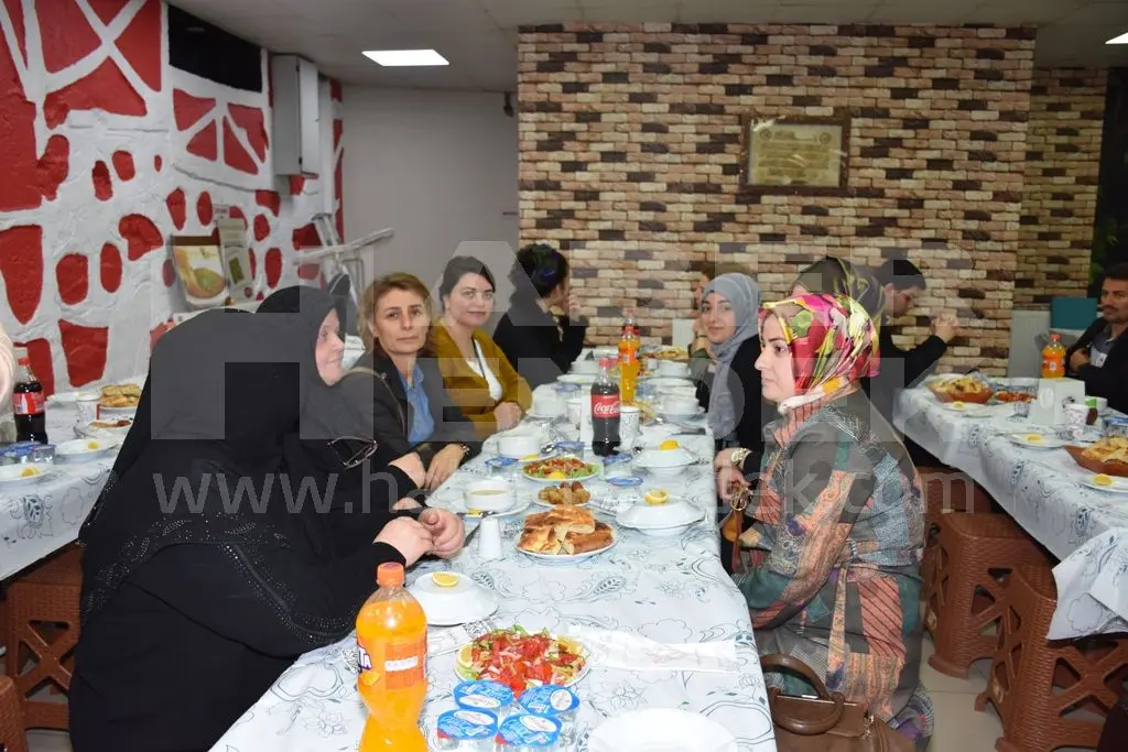 Haber: Esnaf Odası Başkan Adayı  Bedir İftar Verdi - Galeri-3