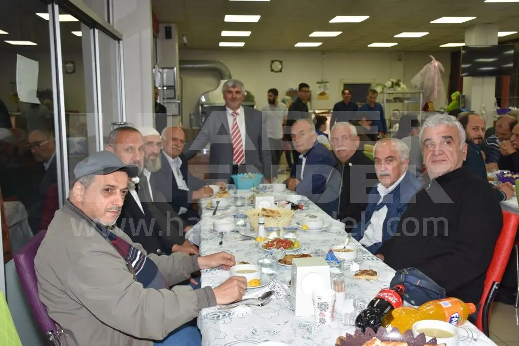 Haber: Esnaf Odası Başkan Adayı  Bedir İftar Verdi - Galeri-4