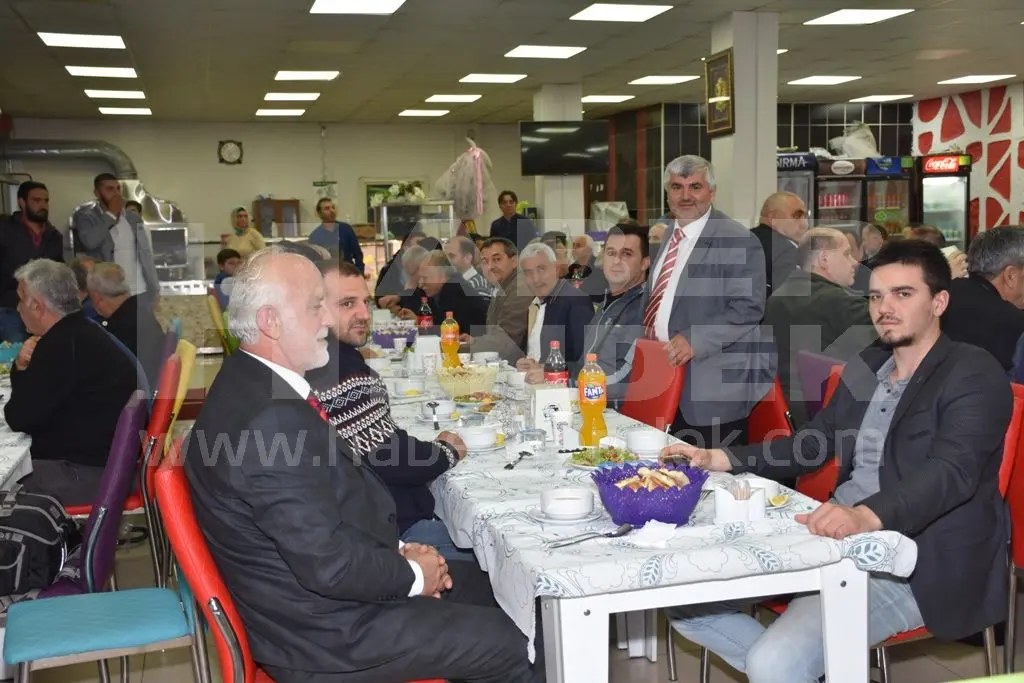 Haber: Esnaf Odası Başkan Adayı  Bedir İftar Verdi - Galeri-5