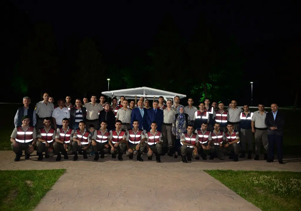 Haber: Püsküllü’den jandarmaya jest - Öne Çıkan