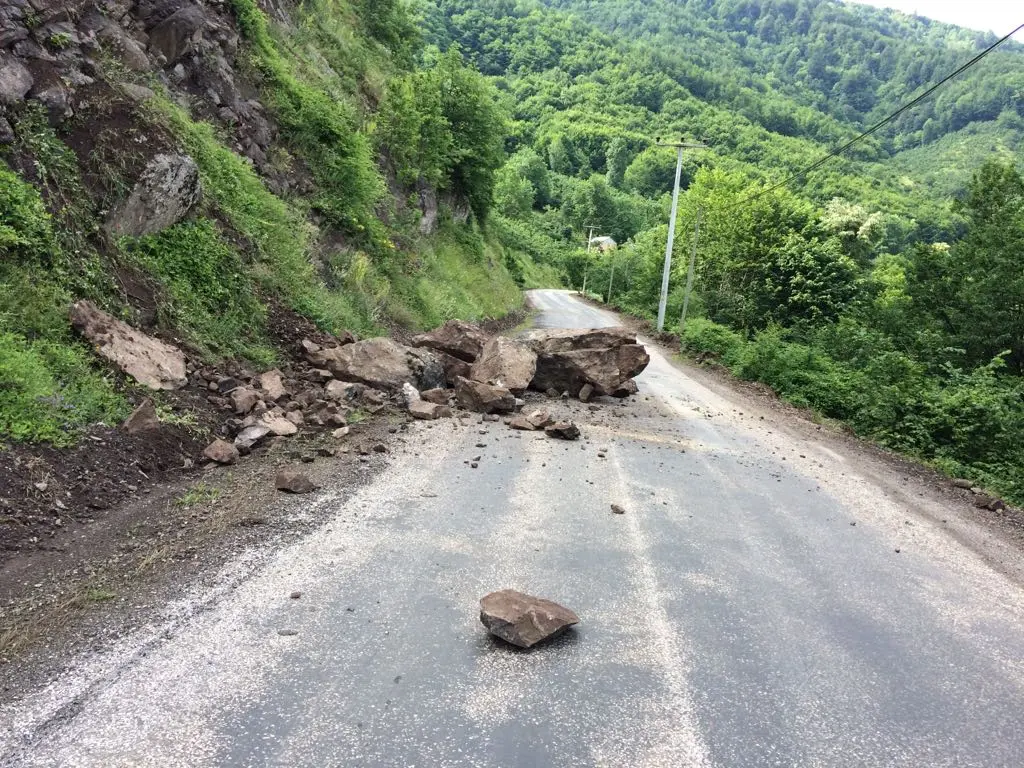 Haber: Zirve Yolunda Heyelan - Öne Çıkan