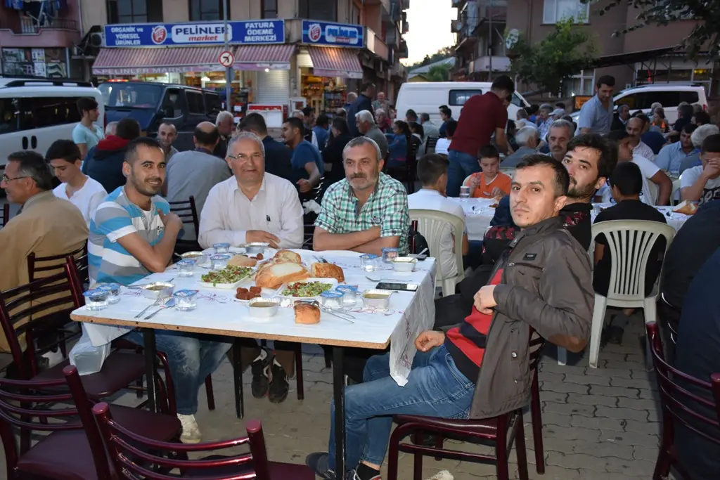 Haber: Şener Lokantasından 25 Yıllık İftar Geleneği - Galeri-2