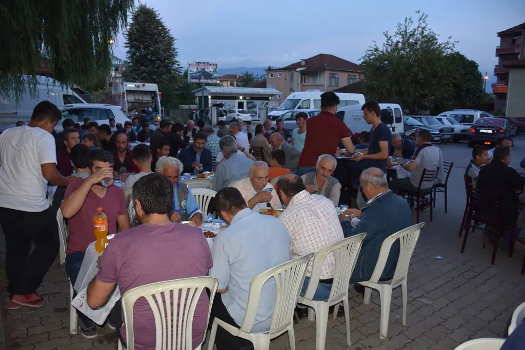 Haber: Şener Lokantasından 25 Yıllık İftar Geleneği - Galeri-3
