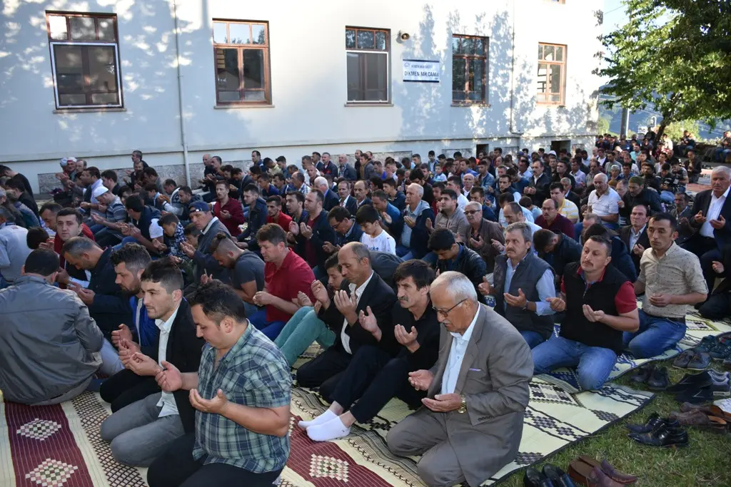 Haber: ZİRVEDE 109 YILLIK RAMAZAN BAYRAMI GELENEĞİ - Galeri-1