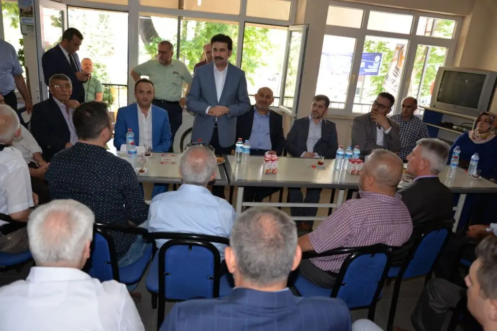 Haber: AK Parti Hendek Teşkilatı bayramlaştı - Öne Çıkan