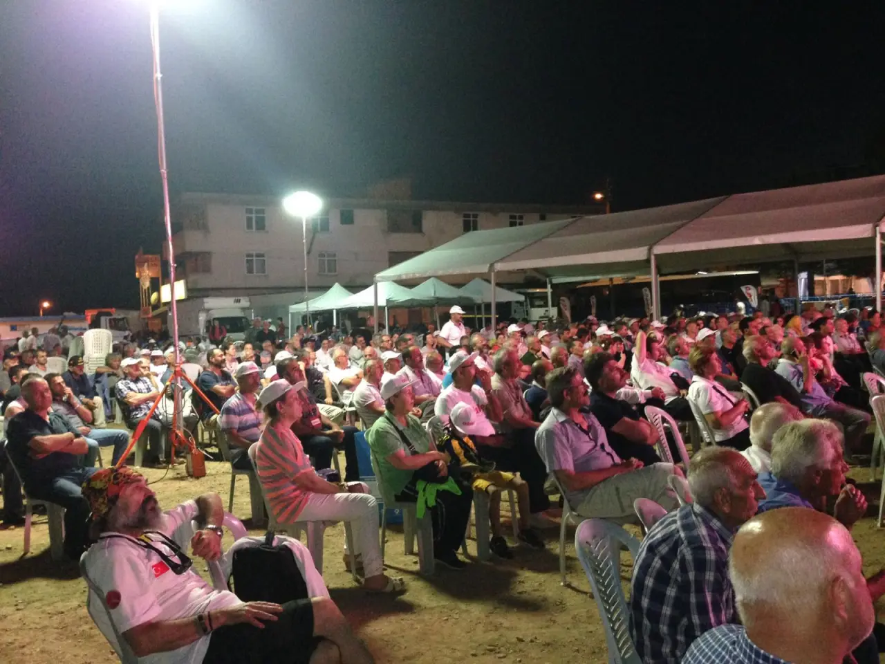 Haber: Kılıçdaroğlu Hendek'te Konakladı - Galeri-2