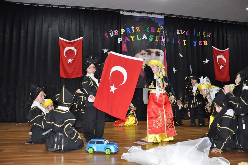 Haber: Sürpriz Kreş’ten Görkemli Gösteri - Galeri-7