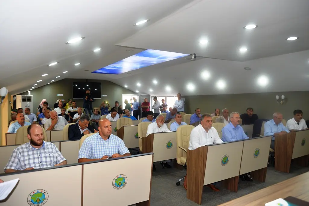 Haber: Belediye Meclis Toplantısında Protesto Ve Gerginlik - Öne Çıkan