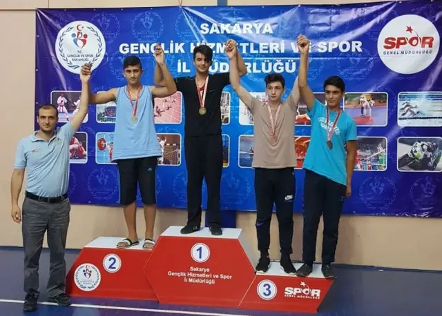 Grekoromen’de Hendek Damga Vurdu