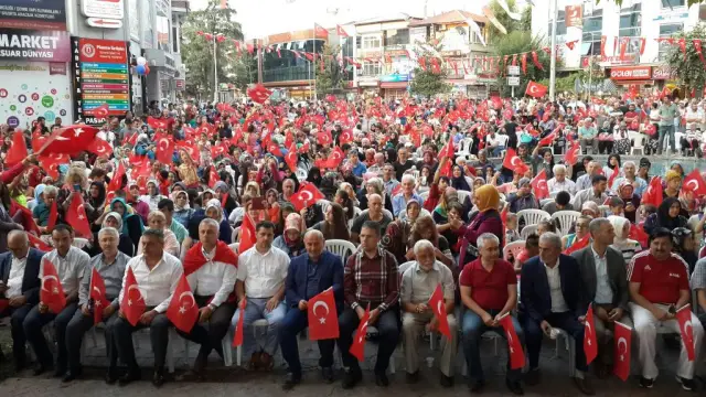 Hendekliler 15 Temmuz'da meydanı Doldurdu