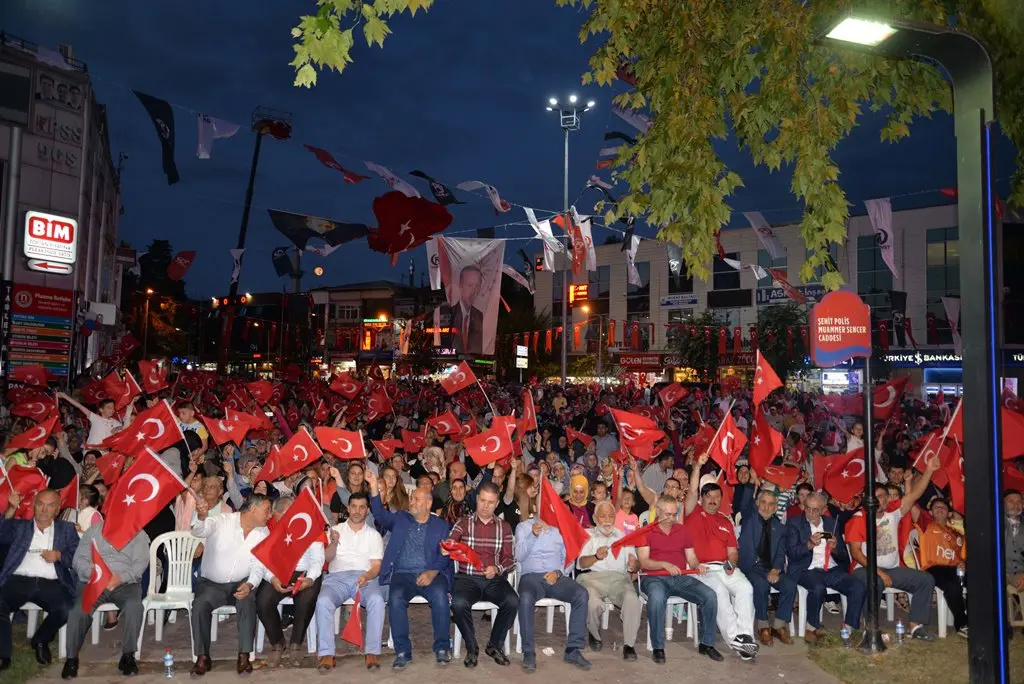 Haber: Hendekliler 15 Temmuz'da meydanı Doldurdu - Galeri-1