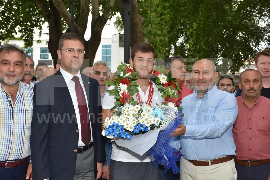 Haber: HENDEK ŞAMPİYON TEMİZCE’Yİ KARŞILADI - Galeri-3
