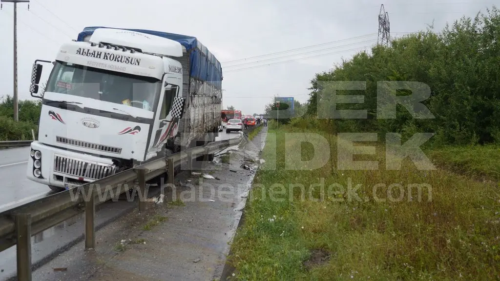 Haber: HENDEK’TE ZİNCİRLEME KAZA 6 YARALI - Galeri-3