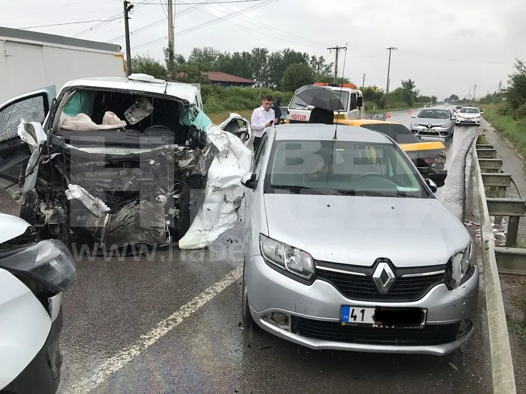 Haber: HENDEK’TE ZİNCİRLEME KAZA 6 YARALI - Galeri-2