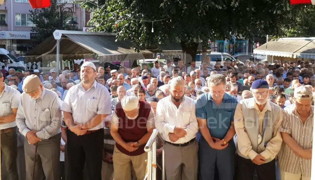 Haber: Mustafa Babaoğlu Dualarla Son Yolculuğuna Uğurlandı - Galeri-1