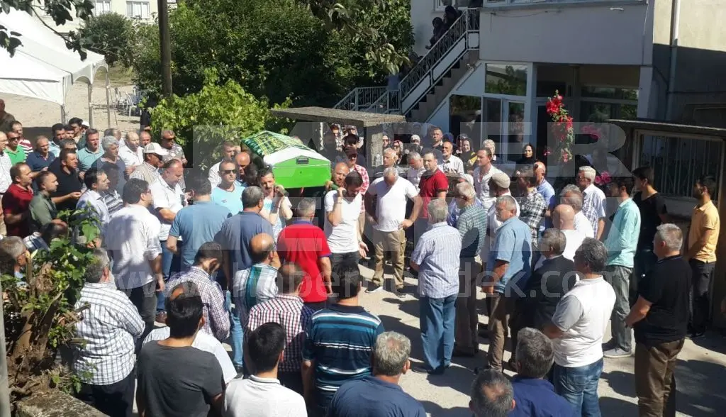 Haber: Mustafa Babaoğlu Dualarla Son Yolculuğuna Uğurlandı - Galeri-2