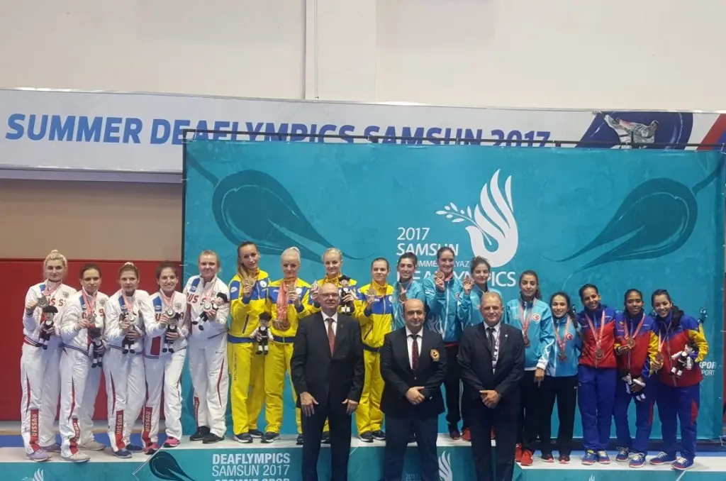 Haber: Akyüzlü Başarısını taçlandırdı - Öne Çıkan